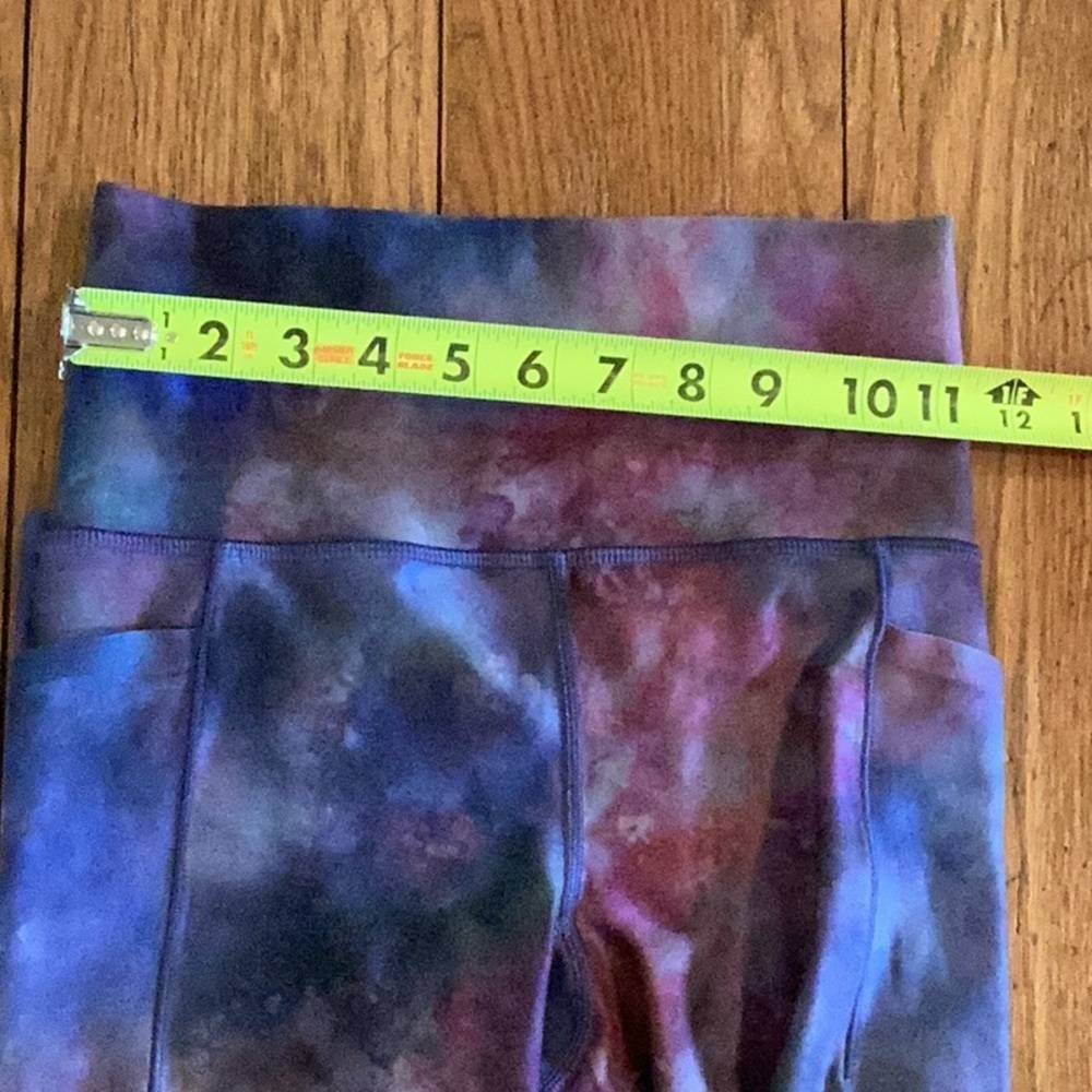 Athleta Salutation Stash Pocket Capri in Supernova - Picture 7 of 11